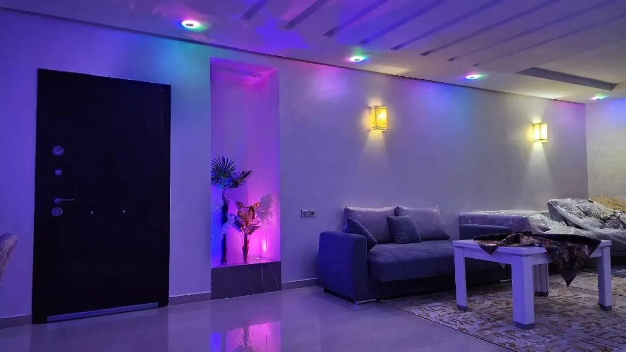 Appartement Charmant Au Coeur D'アガディール